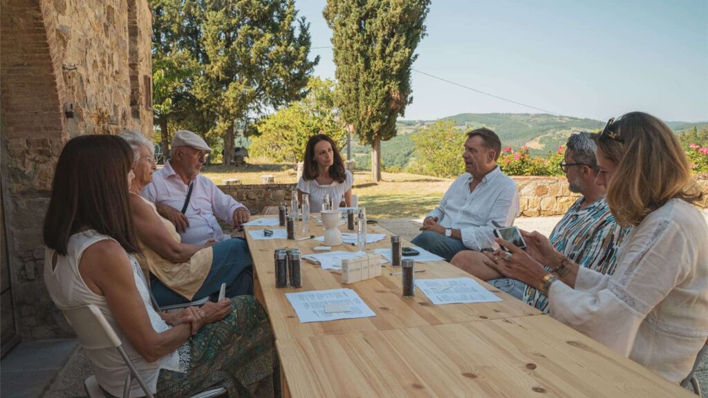 Escursione nel Chianti con WeHike e percorso con oli essenziali