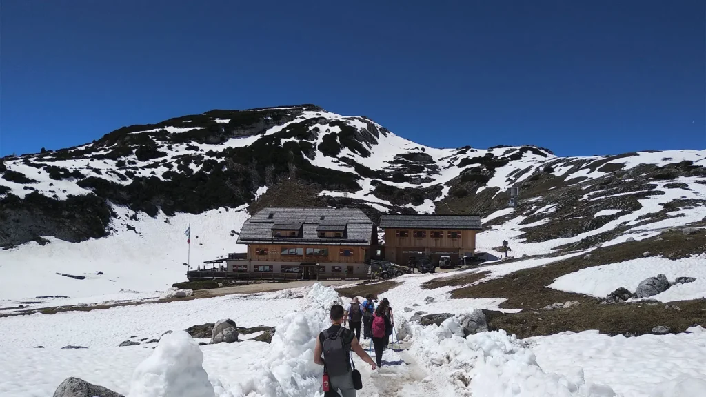 Scopri cosa sono i viaggi trekking organizzati e perché dovresti iniziare a viaggiare a piedi